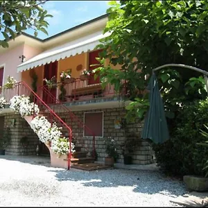 Casa Mary Lucca